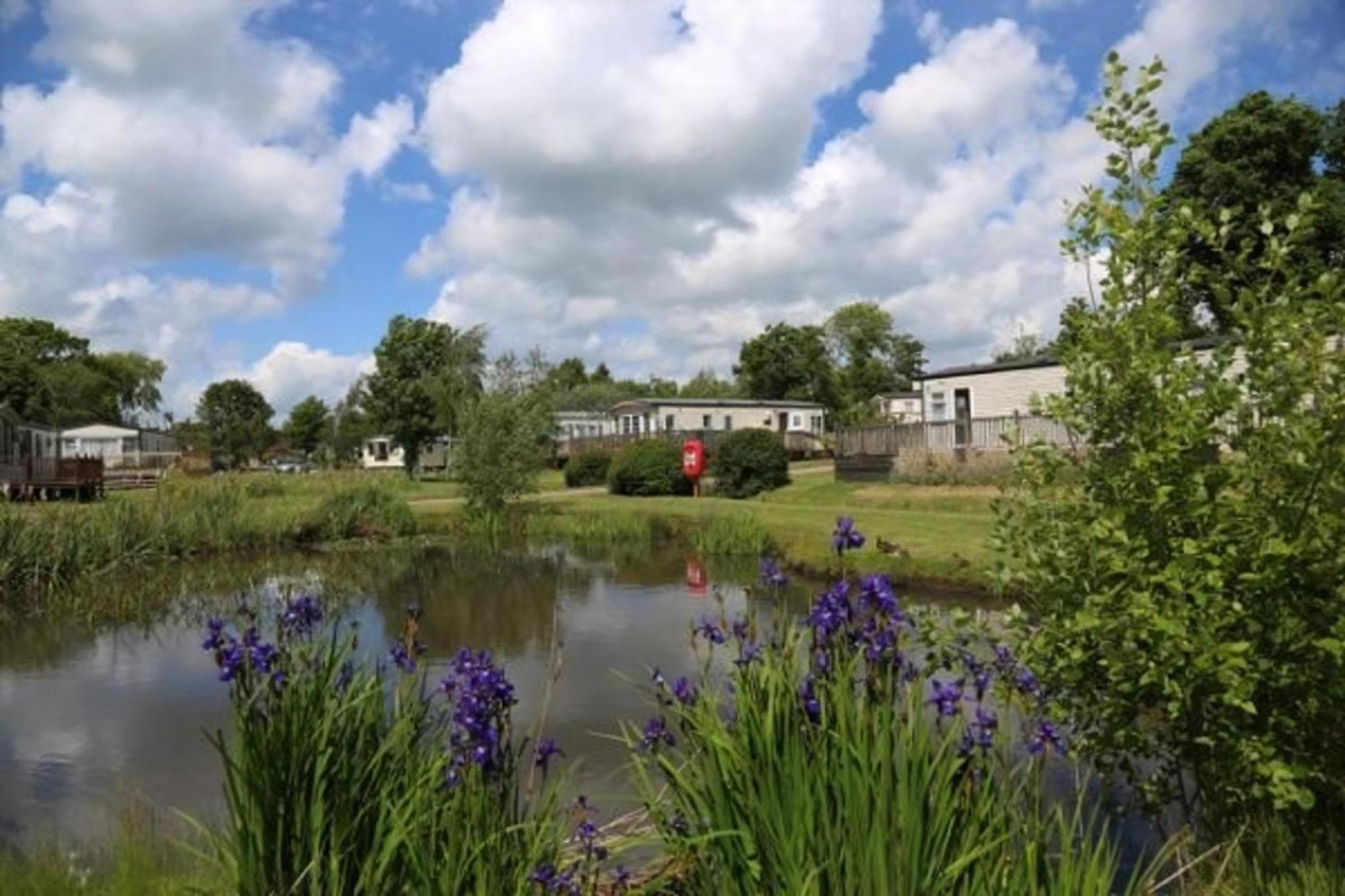 Stunning Lodge With Free Wifi For Hire At Carlton Meres In Suffolk Ref 60013M Saxmundham Εξωτερικό φωτογραφία