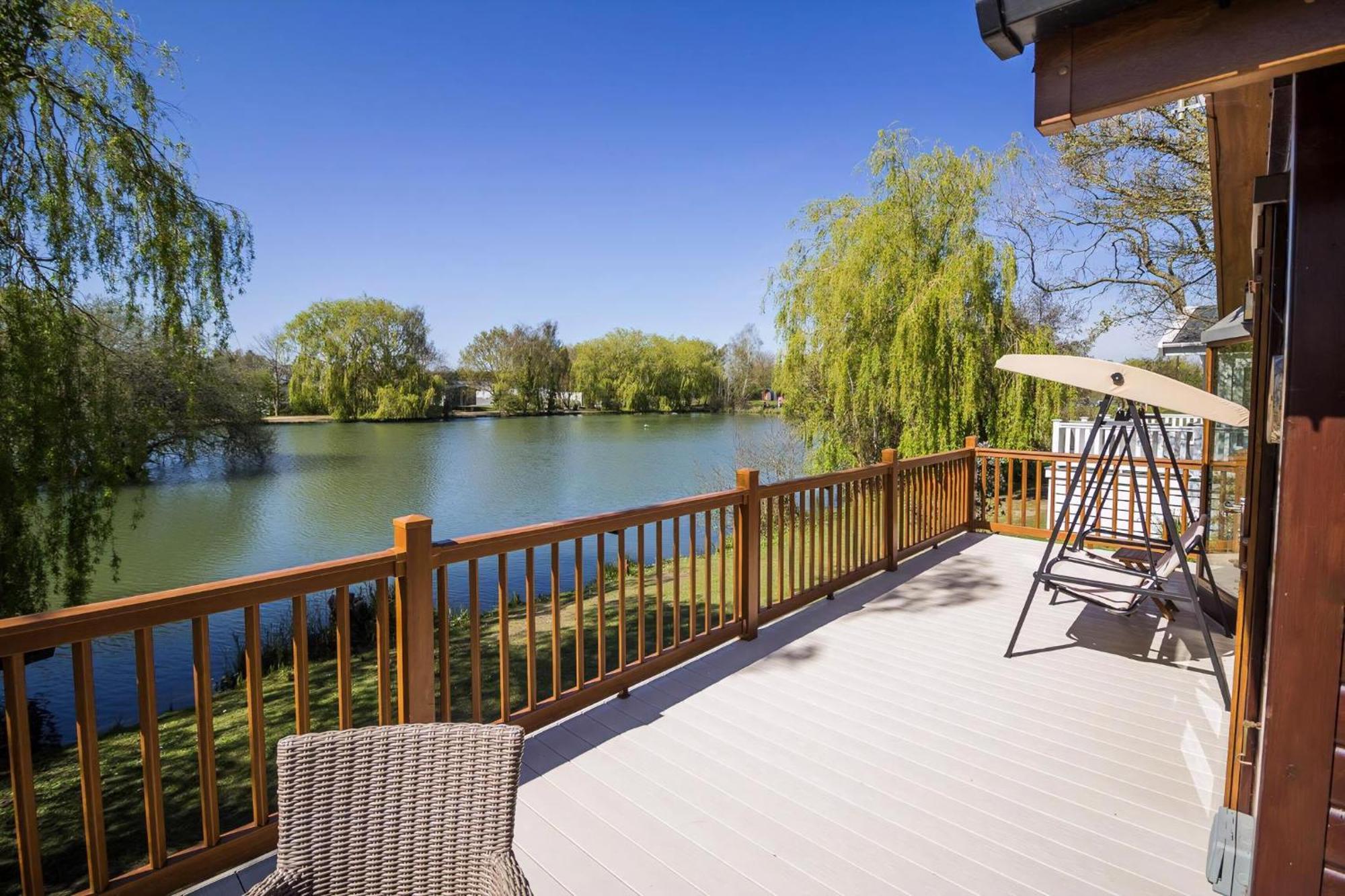 Stunning Lodge With Free Wifi For Hire At Carlton Meres In Suffolk Ref 60013M Saxmundham Εξωτερικό φωτογραφία